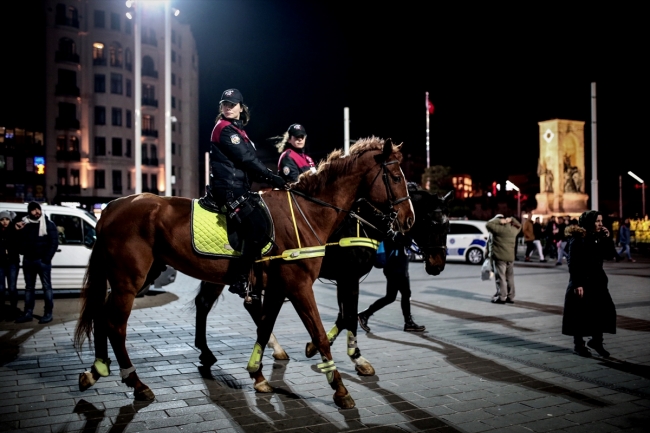 Atlı polisler ilk kez Taksim'de